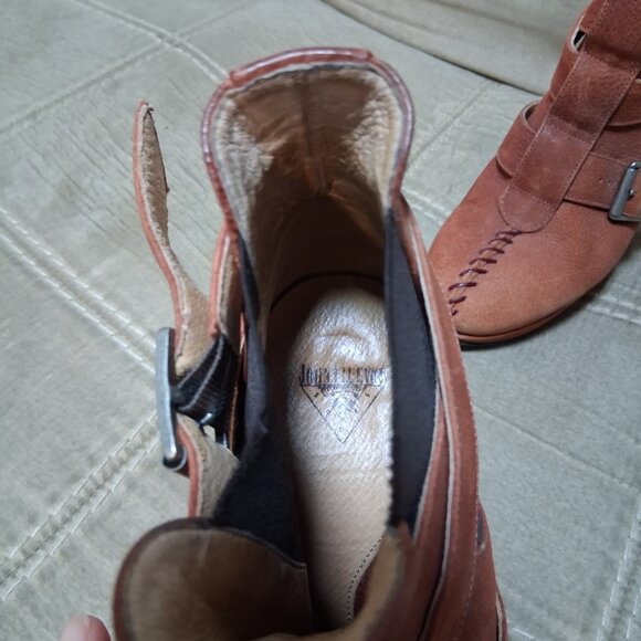 Fluevog Writes Shields in light brown - Picture 5 of 6